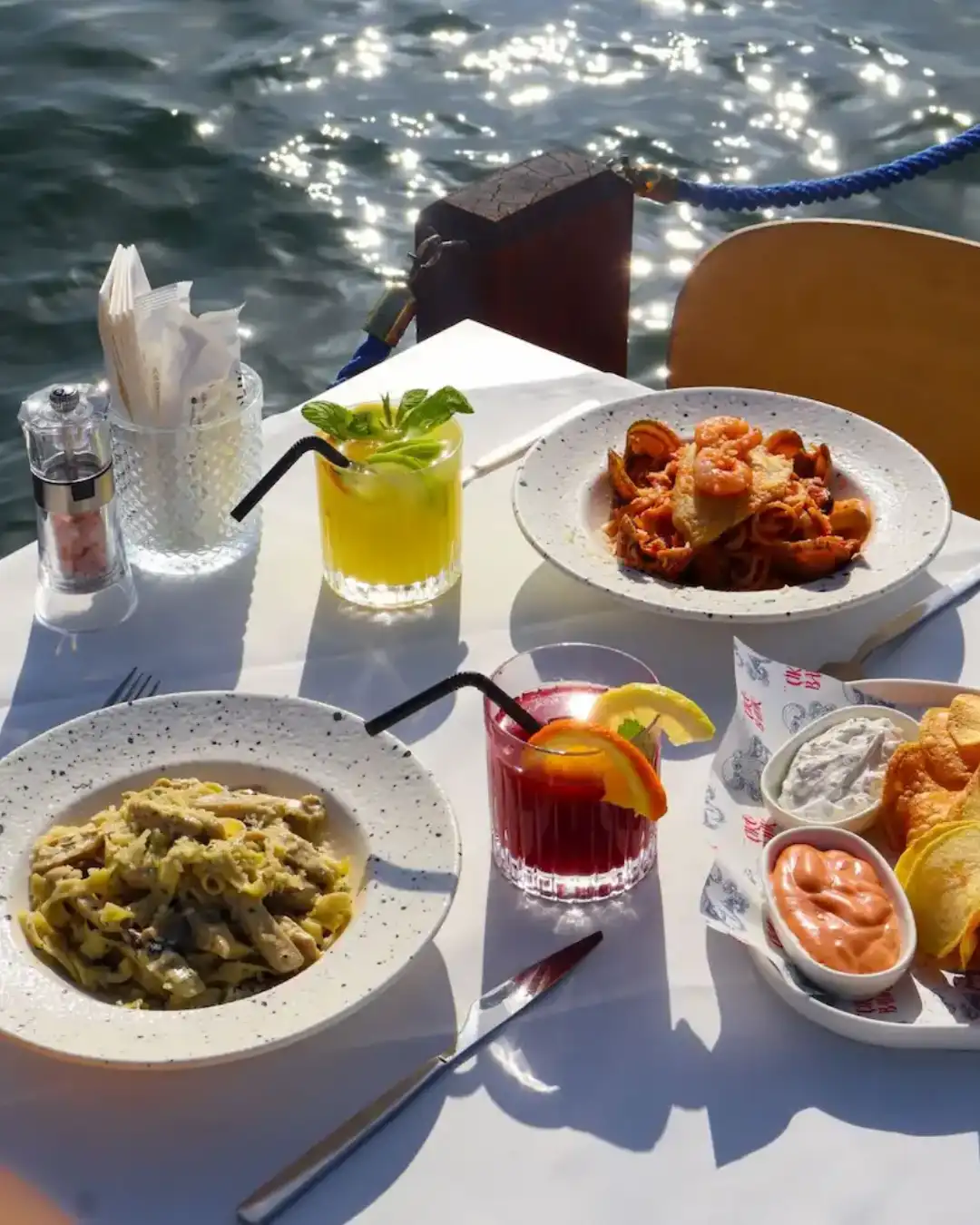 Çiko Balık Beykoz’da boğaz manzarası eşliğinde deniz ürünleri ve yemek deneyimi